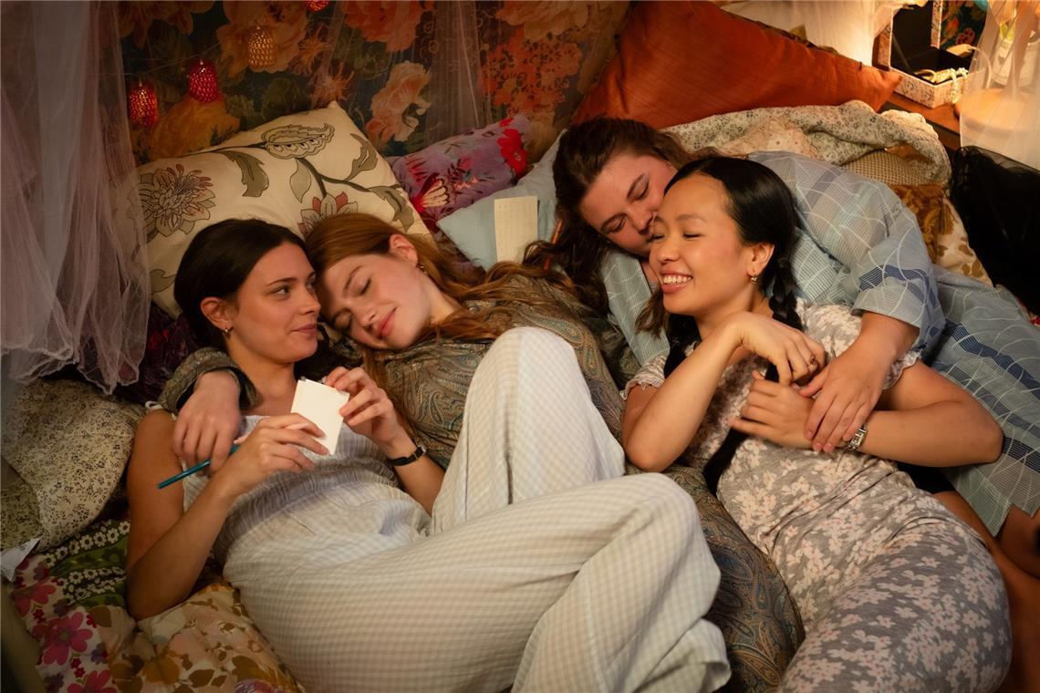 Ruby (Harriet Herbig-Matten), Lydia (Sonja Weißner), Lin (Andrea Guo), Ember (Runa Greiner).
