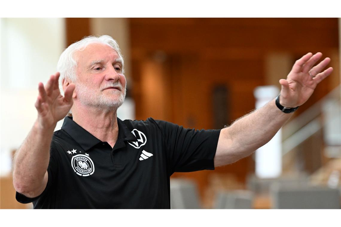 Rudi Völler zerstreut vor dem ersten K.-o-Spiel die Zweifel am Erfolg der DFB-Elf.