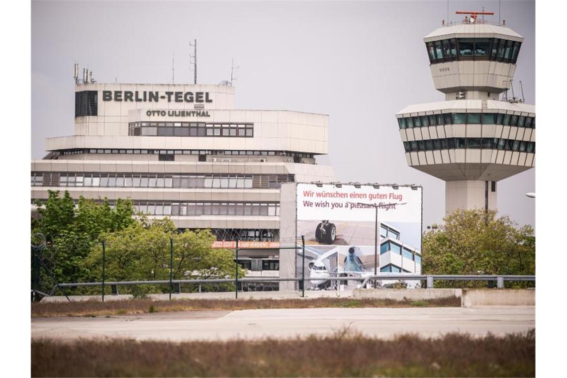 Ruhe herrscht am Terminal 1, dem Hauptgebäude des Flughafen Tegels. Foto: Michael Kappeler/dpa