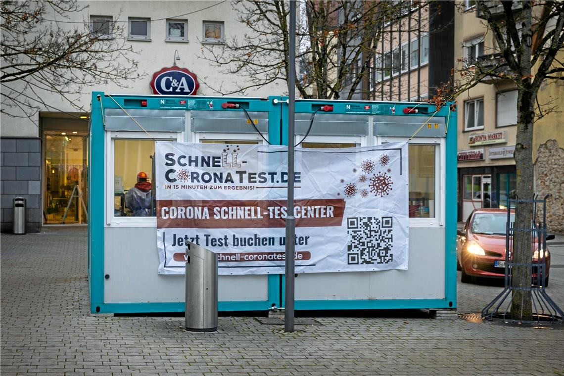 Rund 400 Personen lassen sich momentan täglich an der Teststation in der Grabenstraße testen. Foto: A. Becher