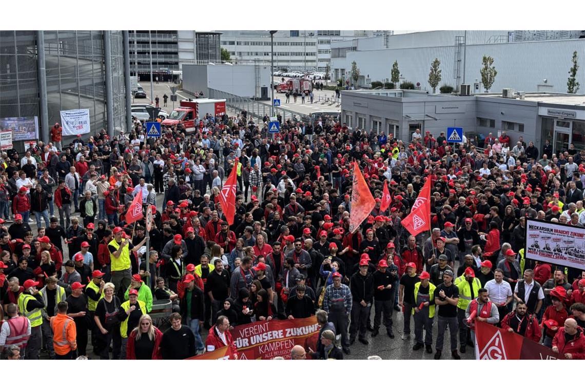 Rund 6000 Beschäftigte demonstrieren&nbsp;vor Tor 6 bei Audi in Neckarsulm.