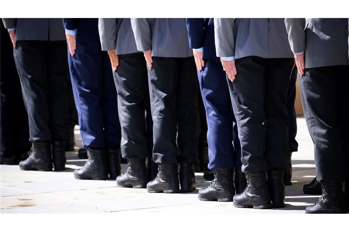 Rund 60.000 Planstellen für Soldatinnen und Soldaten weniger gab es 2024 laut Bericht im Vergleich zu 2010. (Symbolbild)