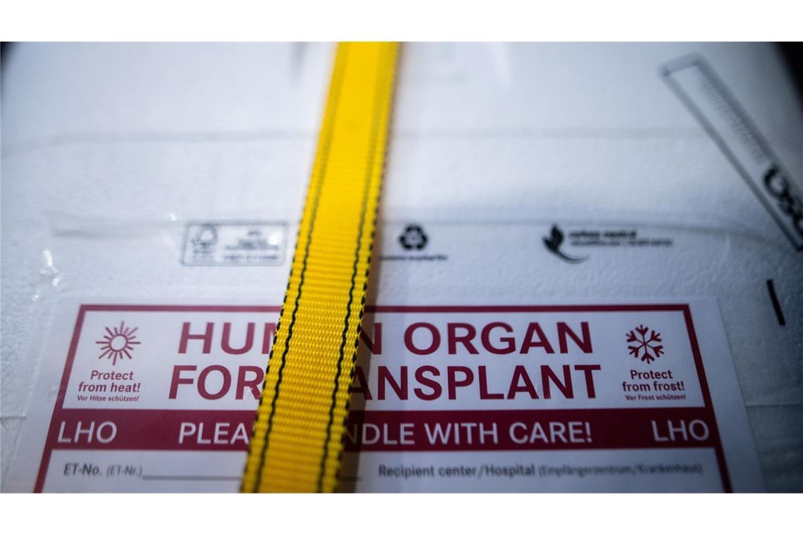 Rund 8.200 Patienten stehen auf Wartelisten für Spender-Organe. (Archivbild)