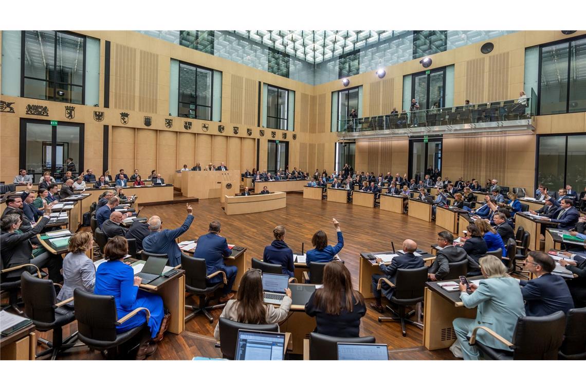 Rauchverbot und Milliarden - Was die Länder wollen Rund 90 Tagesordnungspunkte bewältigte der Bundesrat in Berlin.