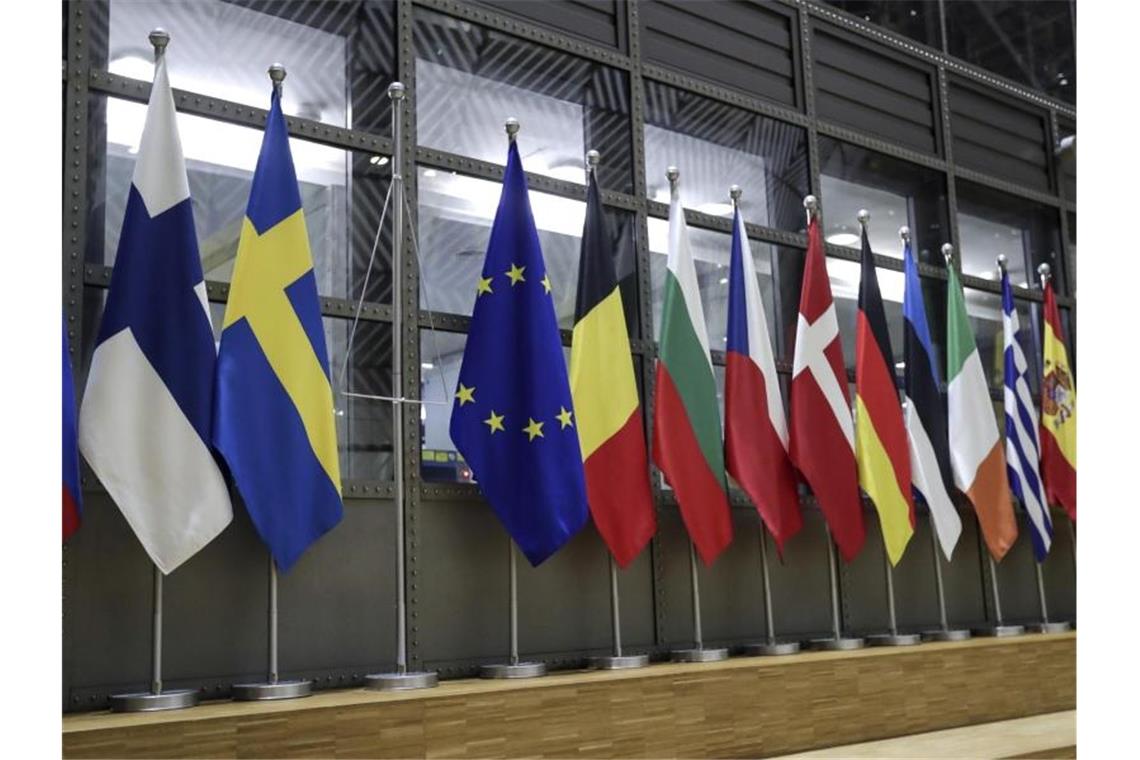 Zehntausende EU-Bürger warten noch auf Aufenthaltsrecht Rund ein Jahr ist der finale Brexit nun schon her. Foto: Olivier Hoslet/EPA Pool/AP/dpa