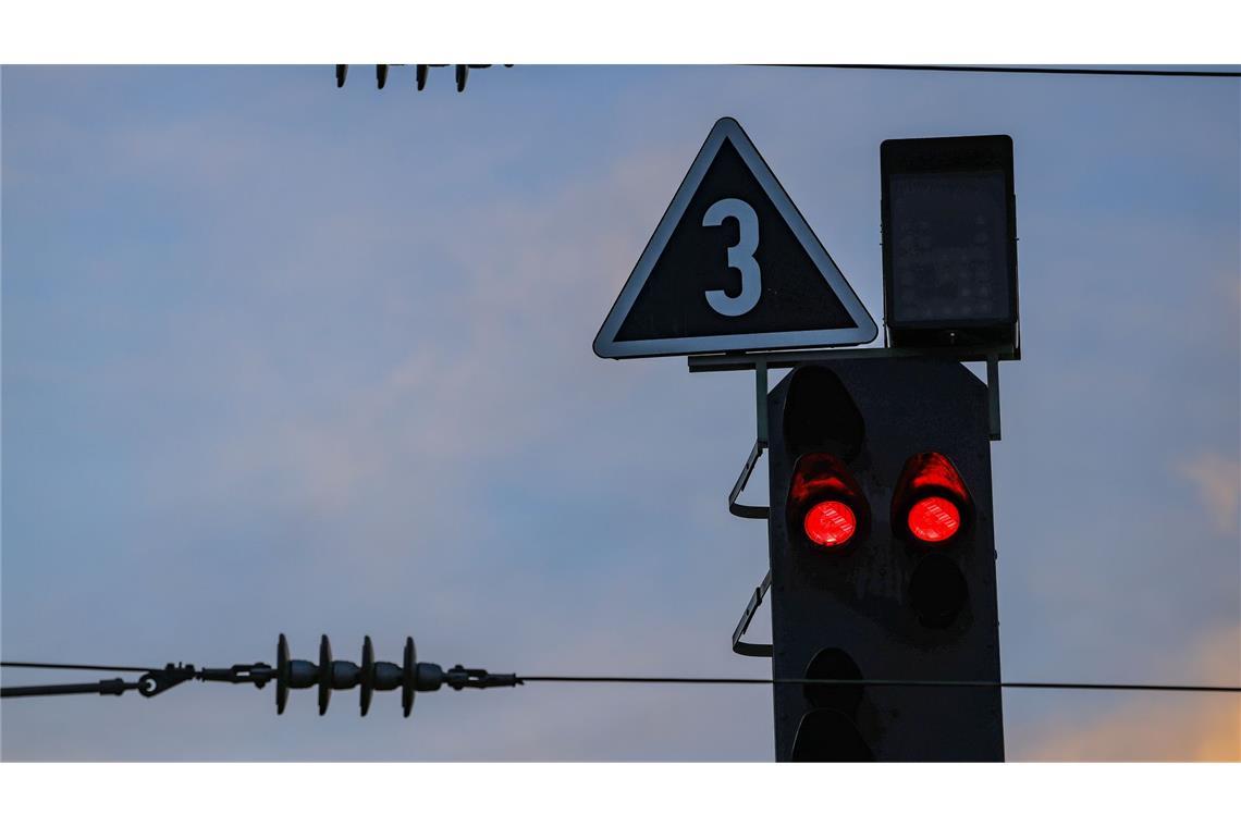 Rund um Minden fährt am Mittwochmorgen kein Zug. (Symbolbild)