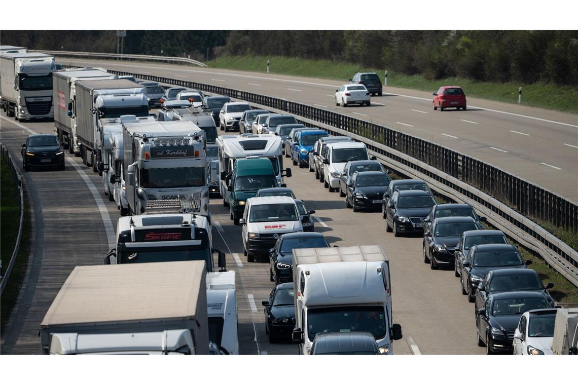 Rund um Ostern wird es wieder voll auf den Autobahnen in Baden-Württemberg. (Symbolbild)