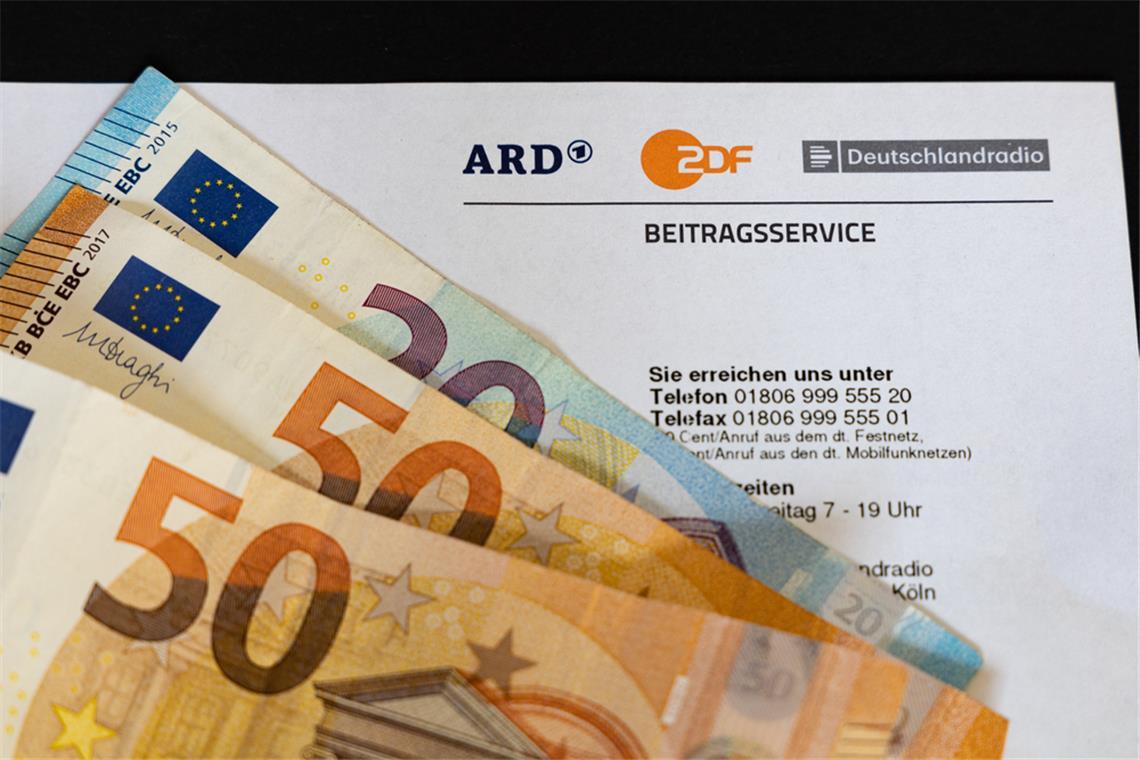 Rundfunkbeitrag nicht bezahlt? Erfahren Sie, welche Konsequenzen drohen und wie man Mahngebühren und Zwangsvollstreckungen vermeiden kann.