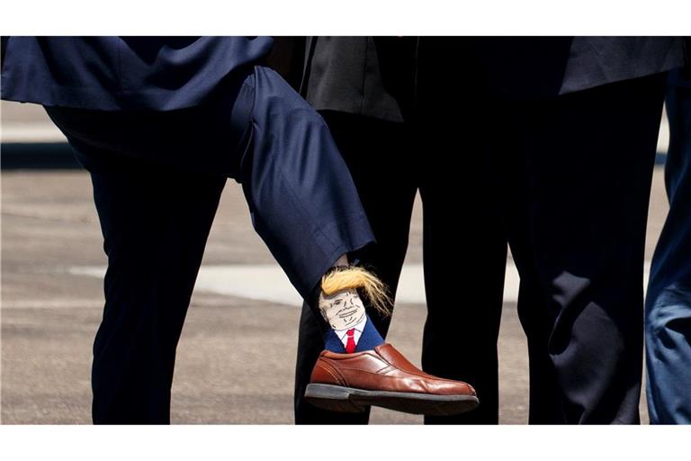 Russische Abgeordnete haben bei ihrem ersten US-Besuch seit mehr als zehn Jahren als Geschenk Socken mit dem Bildnis von Präsident Donald Trump geschenkt bekommen. (Symbolbild)
