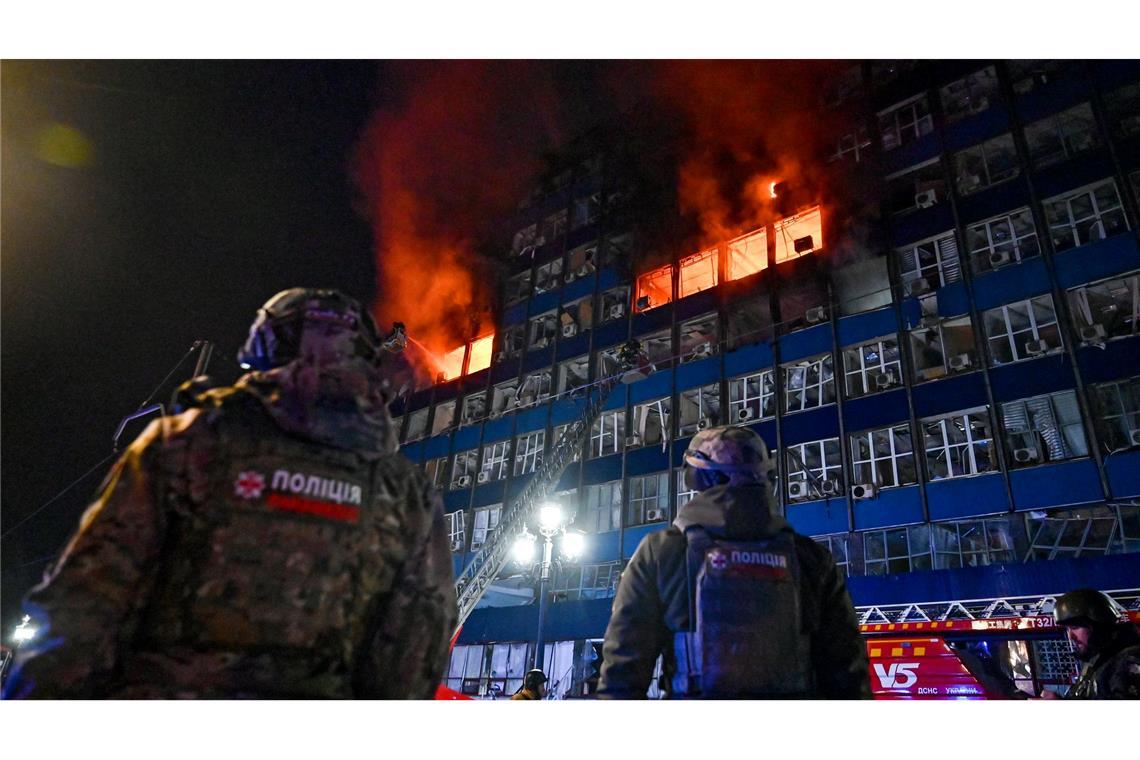 Selenskyj: Mehr als 2.000 Luftangriffe in einer Woche Russische Luftangriffe zerstören täglich auch zivile Objekte in der Ukraine. (Archivbild)