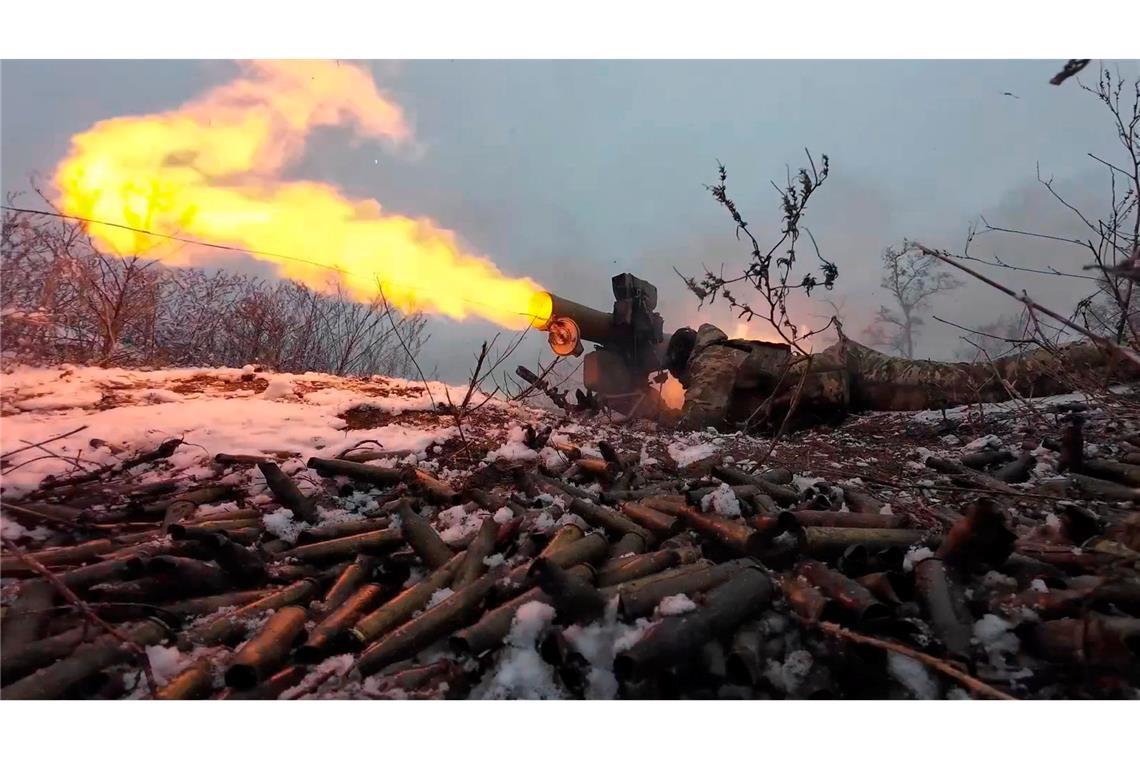 Neue Kämpfe in der Ukraine - Drohnen über Südrussland Russische Truppen greifen an.