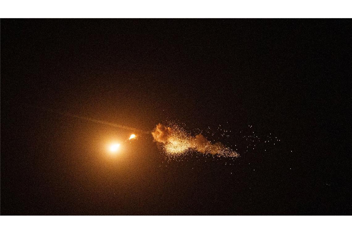 Russland hat die Stadt Charkiw nach ukrainischen Angaben massiv mit Drohnen angegriffen, dabei wurden demnach mehrere Menschen getötet. (Archivbild)