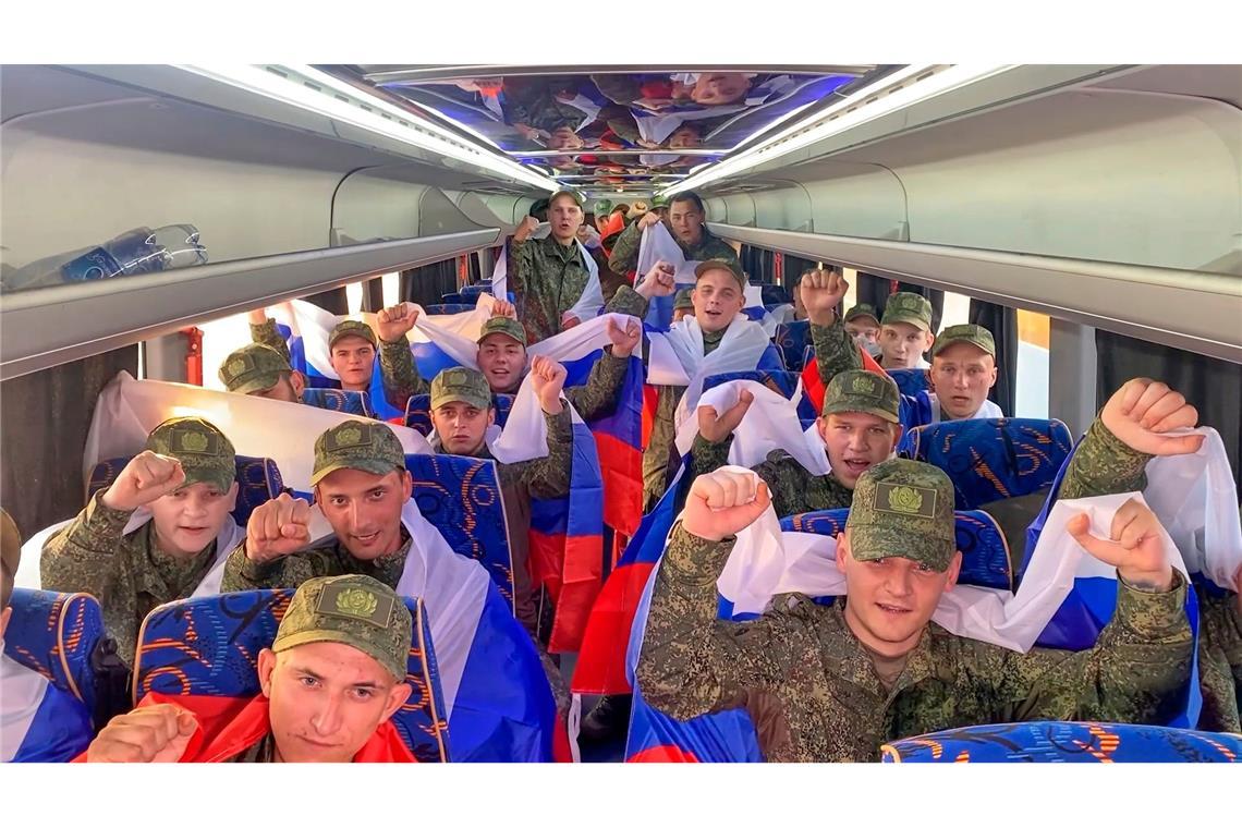 Erneut massive Angriffe auf Ukraine mit Toten und Verletzten Russland und die Ukraine haben erneut Gefangene ausgetauscht.