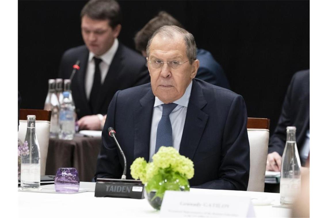 Ukraine bittet Deutschland um Hilfe Russlands Außenminister Sergej Lawrow weist Anschuldigungen zurück. Foto: Alex Brandon/Pool AP/dpa
