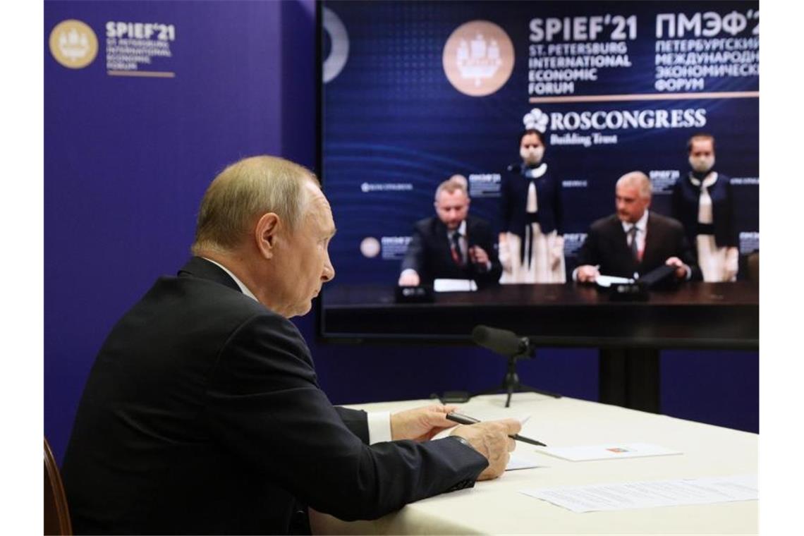 Putin: Erster Strang von Nord Stream 2 fertig verlegt