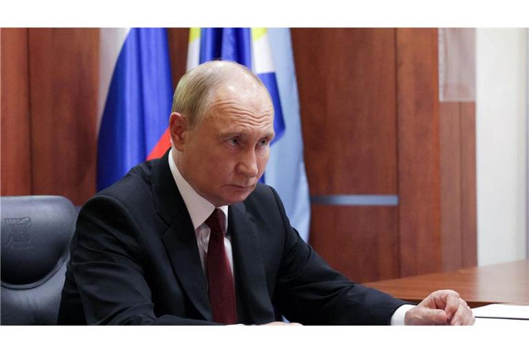 Russlands Präsident Wladimir Putin schlägt Moskau als Ort für Treffen mit Wolodymyr Selenskyj vor.