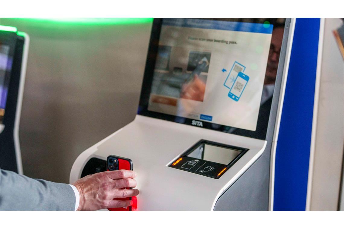 Von Fernsehen bis Minikredite – was sich im November ändert Ryanair macht Schluss mit Papier. (Archivbild)