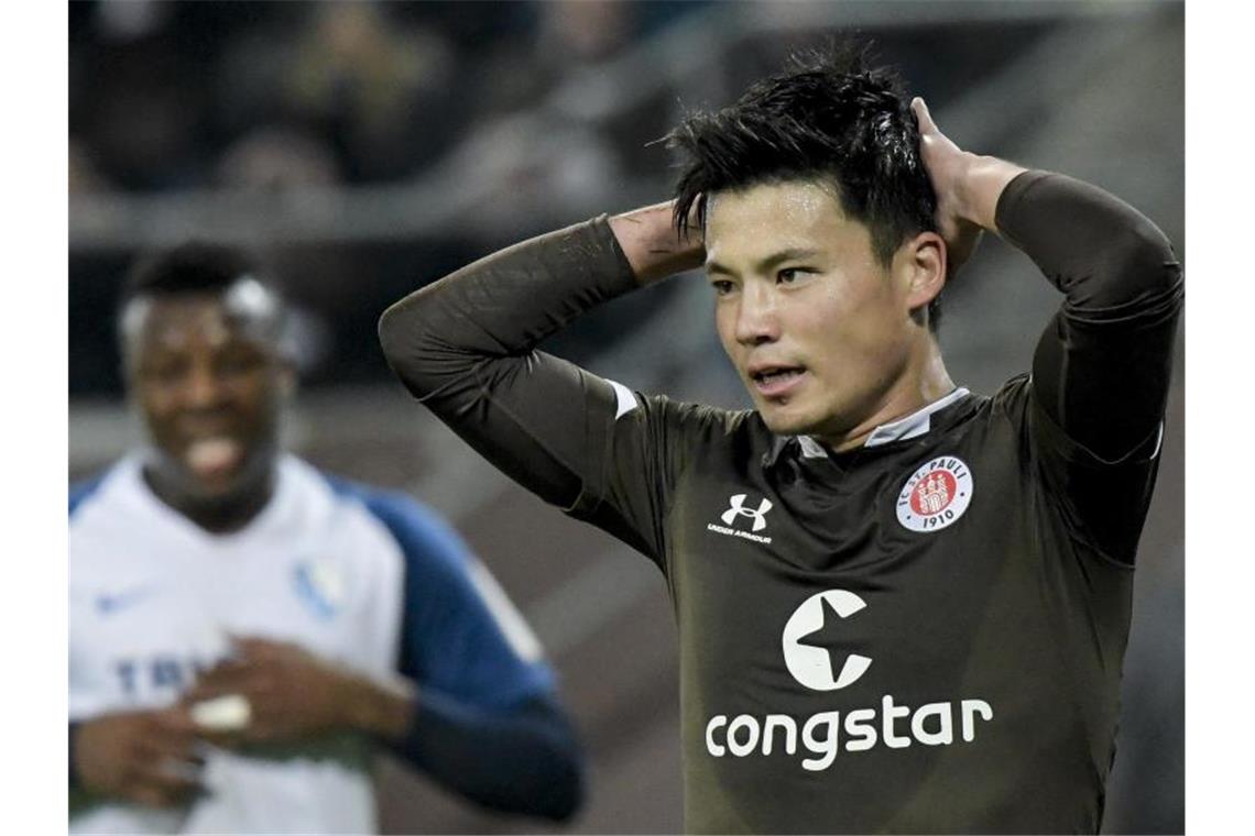 Pauli verlängert Sieglos-Serie - Dresden beendet Talfahrt Ryo Miyaichi kam mit St. Pauli nicht über ein Remis gegen Bochum hinaus. Foto: Axel Heimken/dpa