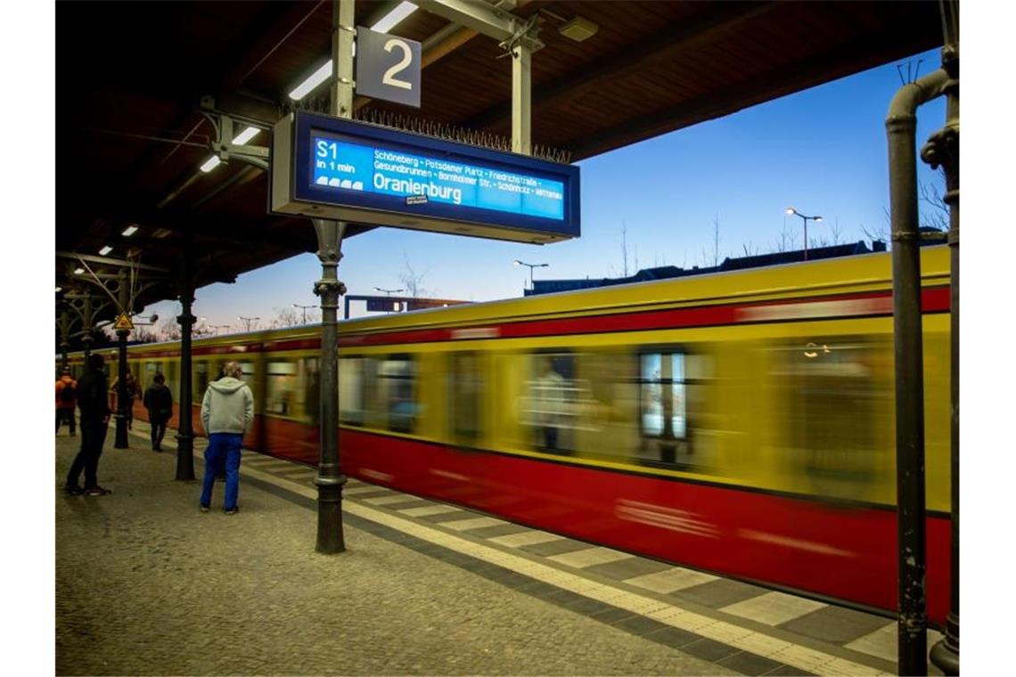 S-Bahn in Berlin: Laut einer Studie ist man in der Hauptstadt mit dem Nahverkehr rekordschnell unterwegs. Foto: Kay Nietfeld