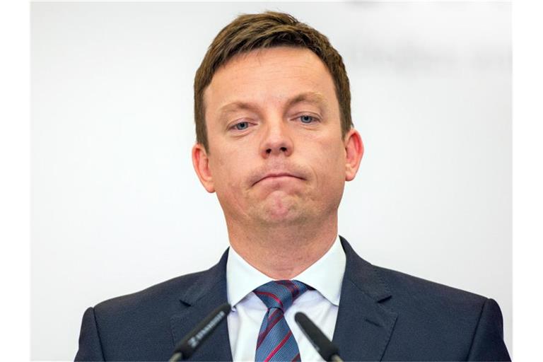 Saarlands Ministerpräsident Tobias Hans wagt nach Ostern den Ausstieg aus dem Lockdown. Foto: Oliver Dietze/dpa