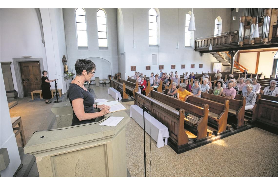 Sabine Heeß hatte so manche spannende Geschichte rund um die Errichtung der Johanneskirche in Backnang zu berichten.