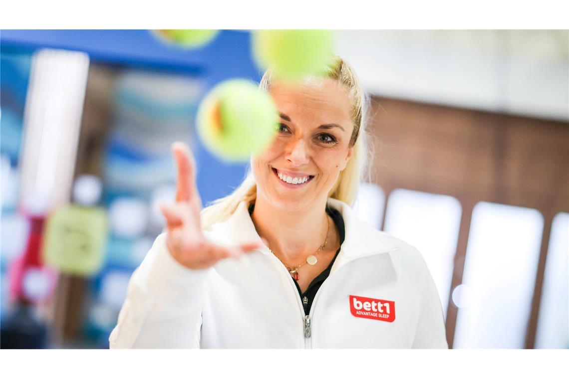 Tennisstar Sabine Lisicki übernimmt Rolle bei RTL-Serie Sabine Lisicki spielt in der Serie Sabine Lisicki - und gibt in der Seifenoper einen Tennis-Workshop.