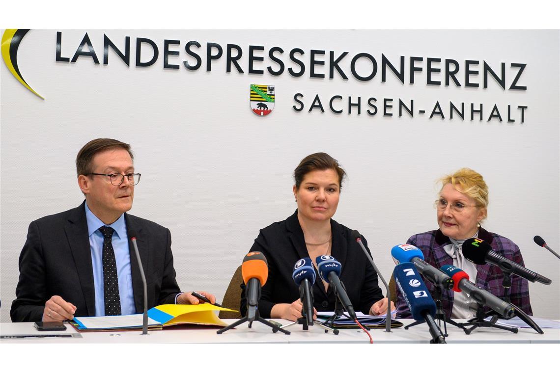 600 Betroffene des Magdeburger Anschlags angeschrieben Sachsen-Anhalts Justizministerin (mitte): "Wir stehen mit der Hilfe erst am Anfang."