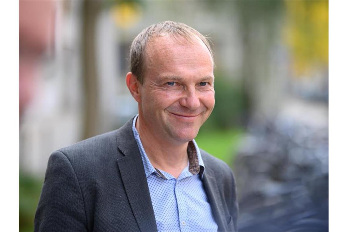 Sachsens Agrarminister Wolfram Günther wirft dem Bundeslandwirtschaftsministerium Versäumnisse vor. Foto: Robert Michael/dpa-Zentralbild/dpa