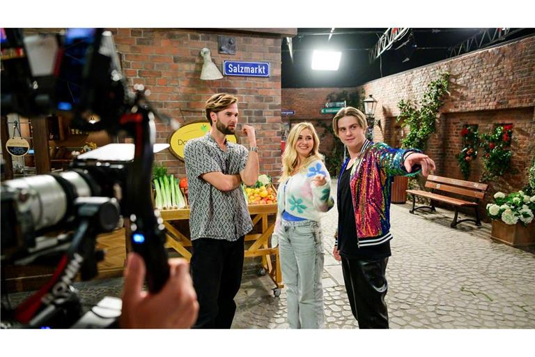 Sänger Vincent Gross (rechts) soll bei der ARD-Serie "Rote Rosen" mitspielen.