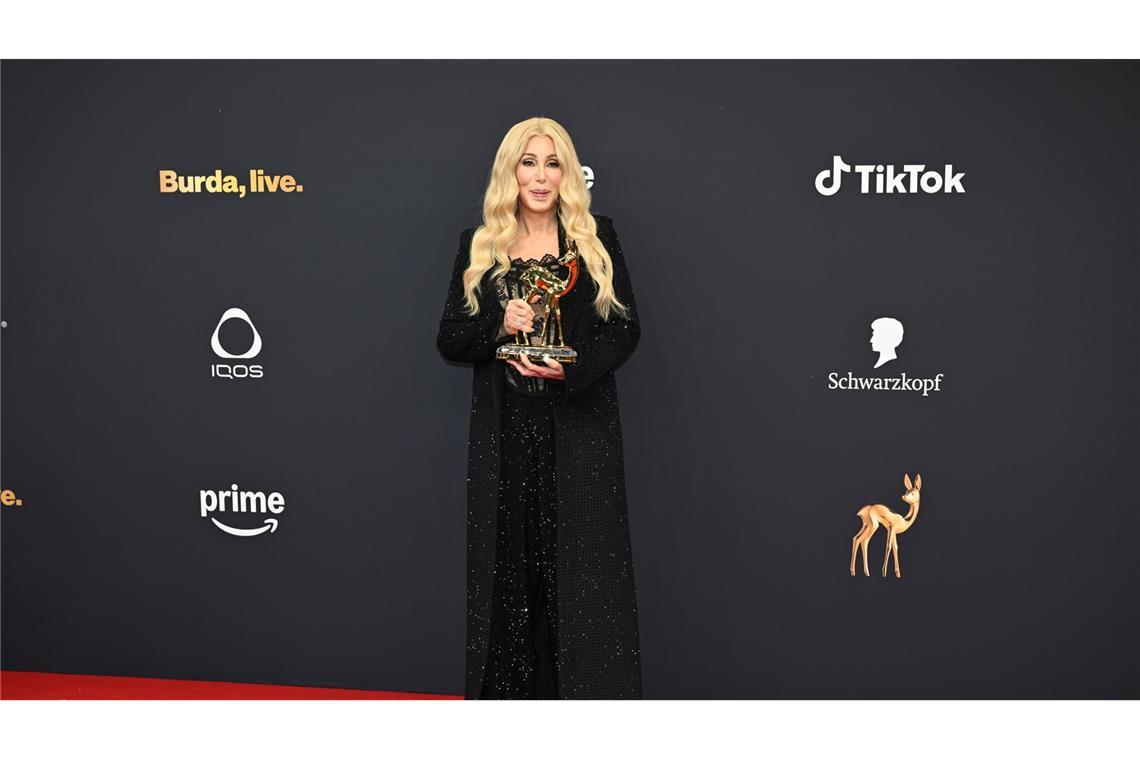 Glitzer, Glamour, großer Auftritt – So sehr beeindrucken die Kleider