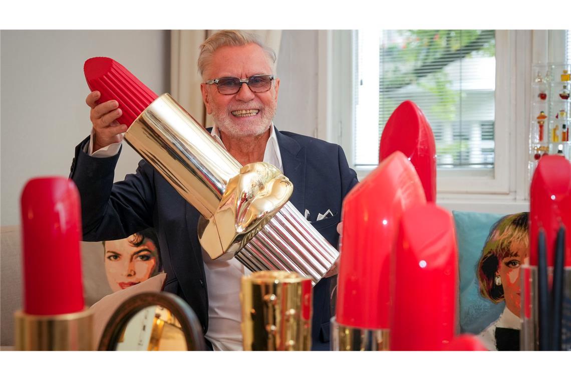 René Koch malt jetzt Bilder mit Lippenstiften Sammelt gerne Lippenstifte: der Berliner Visagist René Koch.