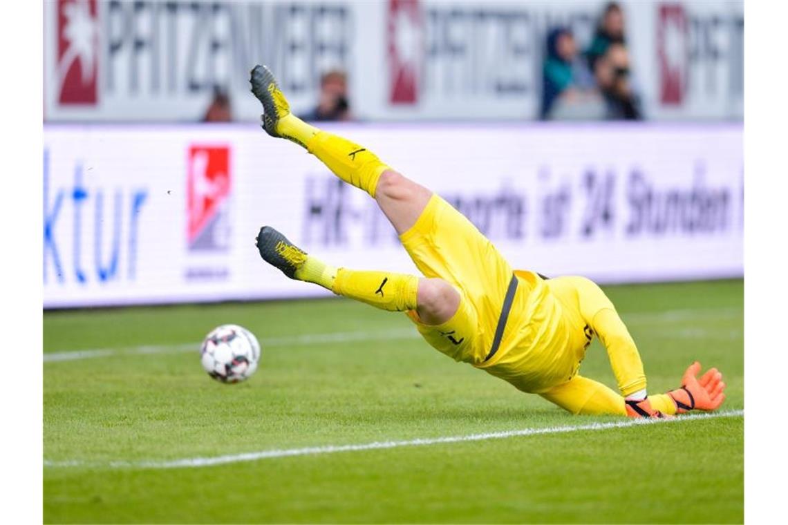 Torhüter Schuhen und Lomb verlassen SV Sandhausen Sandhausens Torwart Marcel Schuhen. Foto: Uwe Anspach/Archivbild