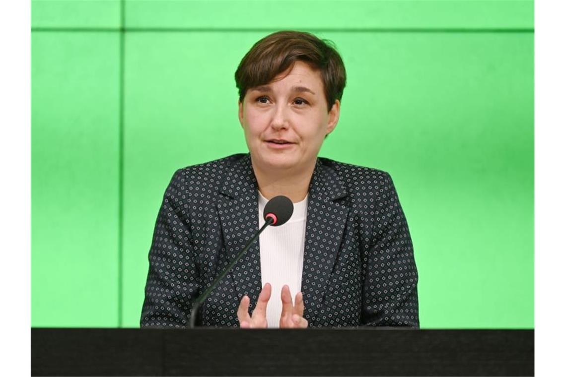 Sandra Detzer (Bündnis 90/Die Grünen) nimmt an einer Pressekonferenz teil. Foto: Marijan Murat/dpa/Archivbild