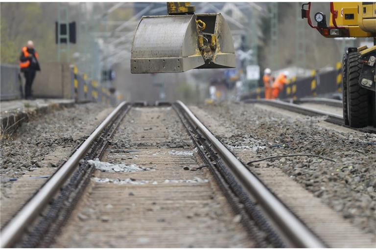 Sanierung einer Bahnbrücke – der aufgelaufene Investitionsstau ist enorm.