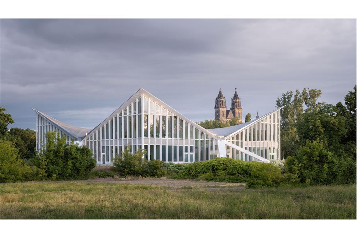 Sanierung und Umbau der 1969 erbauten und denkmalgeschützten Hyparschale in Magdeburg durch gmp Architekten von Gerkan, Marg und Partner