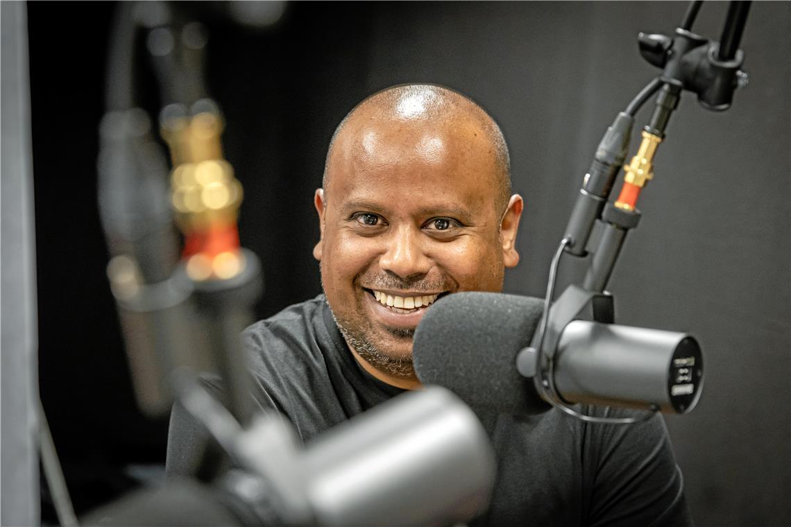 Sanoj Abraham war im Jahr 2024 als Organisator des Fests Gast in unserem Podcast. Heute Abend steht er wieder selbst auf der Bühne. Archivfoto: Alexander Becher