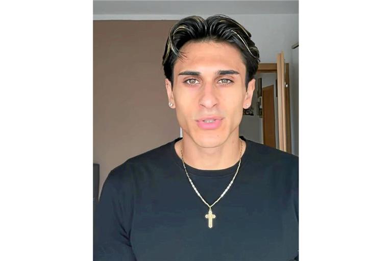 Santoro preist unter dem Instagram-Profil flaviosan9 im Video seine Realityshowqualitäten an. Screenshot: Instagram/flaviosan9