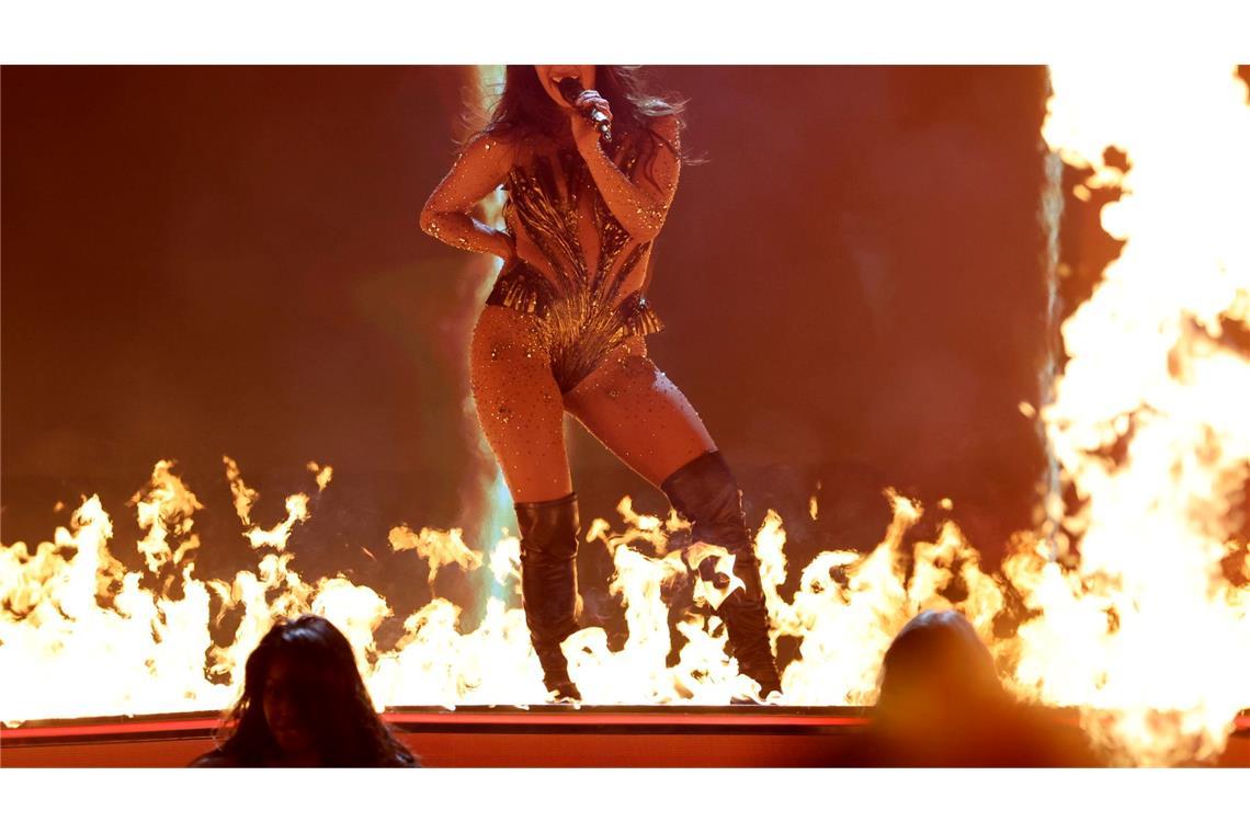 Sarah Engels beim ESC: Eine aufwendige Choreographie mit sehr viel Pyrotechnik.