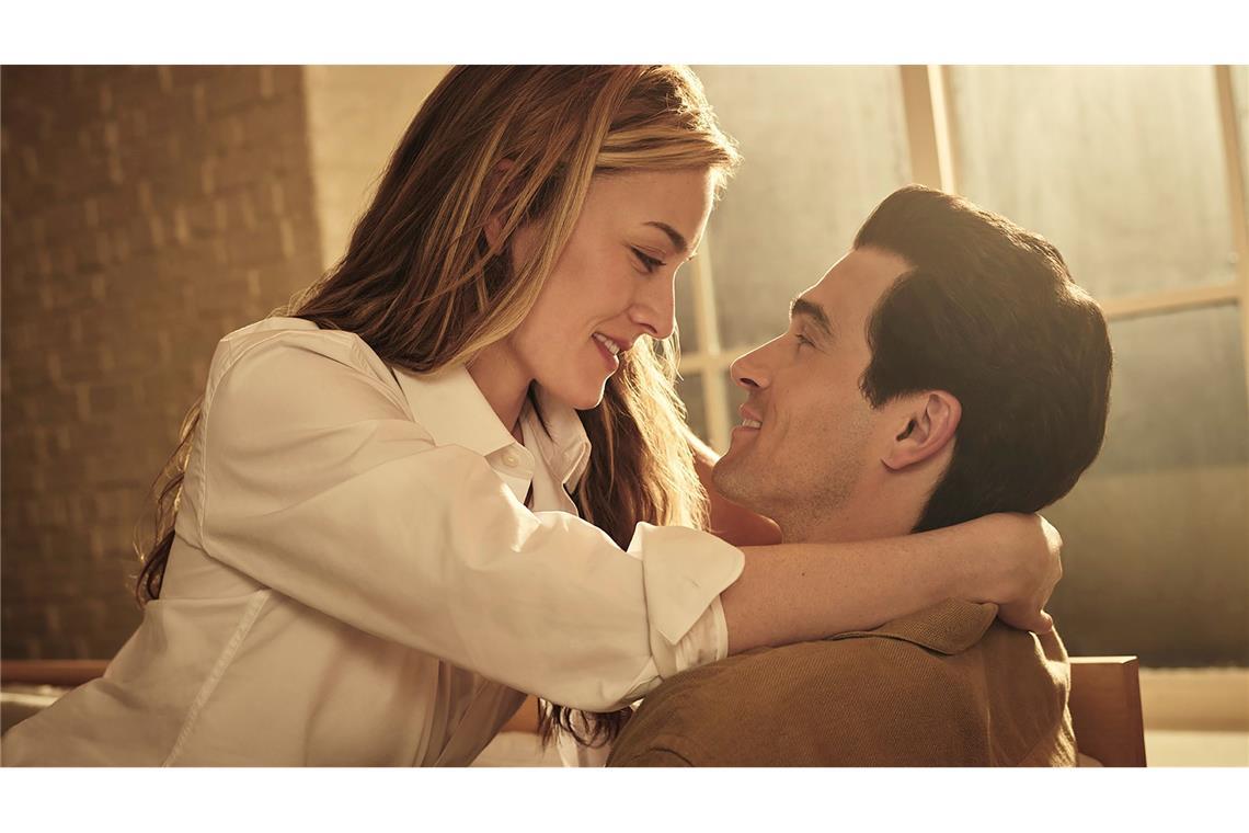 Sarah Pidgeon als Carolyn Bessette Kennedy, Paul Kelly als John F. Kennedy Jr.: Die Serie "Love Story: John F. Kennedy Jr. & Carolyn Bessette" wurde zwischen dem 13.02. und 27.03. bei Disney+ veröffentlicht.