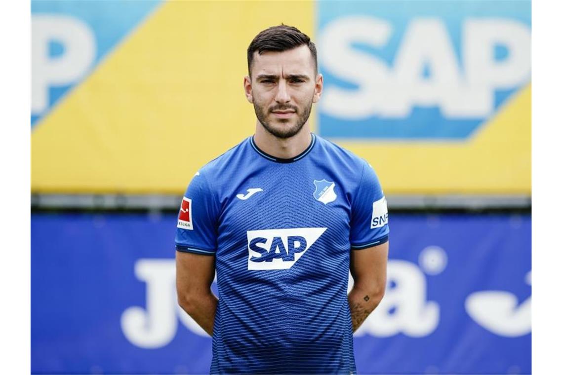 Muskelfaserriss bei Adamyan: TSG muss auf Stürmer verzichten Sargis Adamyan blickt in die Kamera. Foto: Uwe Anspach/dpa/Archivbild