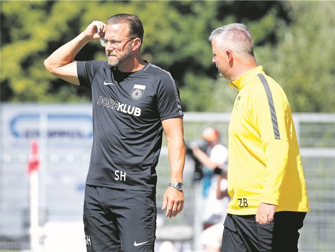 Sascha Hildmann (links) muss gehen, Zlatko Blaskic übernimmt vorerst. Foto: A. Becher
