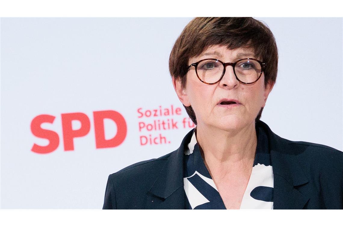Saskia Esken ist übel mitgespielt worden – ihr Rückzug ist aber richtig Saskia Esken macht den Platz frei.