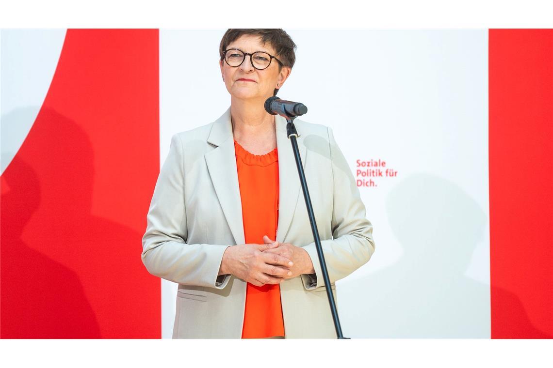 Bas rückt an SPD-Spitze - Neuer Generalsekretär Saskia Esken zieht sich aus der Spitze zurück.