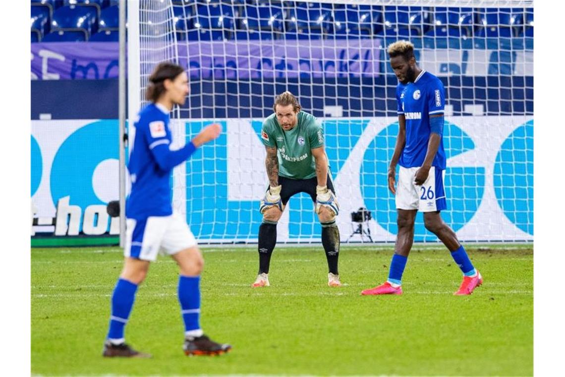 Schalke 04 wandelt in der Fußball-Bundesliga auf den Spuren von Tasmania Berlin. Foto: Guido Kirchner/dpa