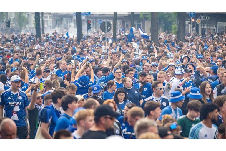 Schalke-Fanmarsch zum Stadion