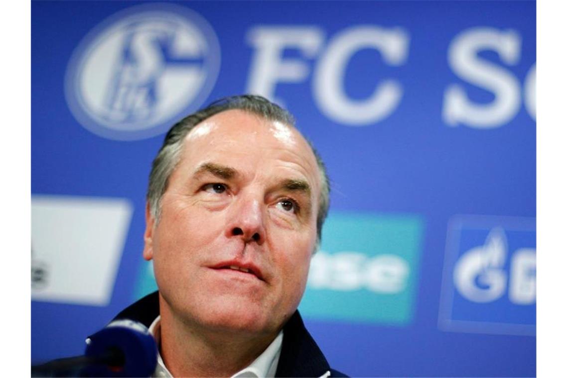 Schalkes Aufsichtsratsvorsitzender Clemens Tönnies wird nach einem Bericht zurücktreten. Foto: Ina Fassbender/dpa