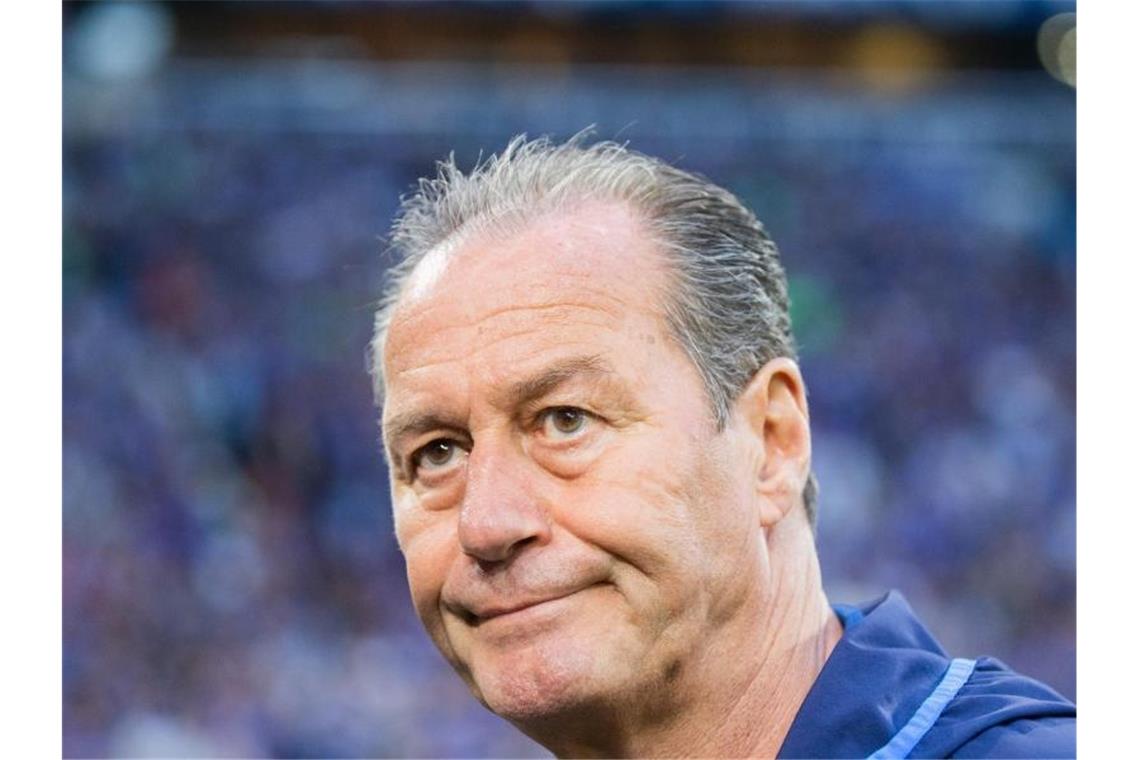 Schalkes Trainer Huub Stevens. Rolf Vennenbernd/Archivbild Foto: Rolf Vennenbernd