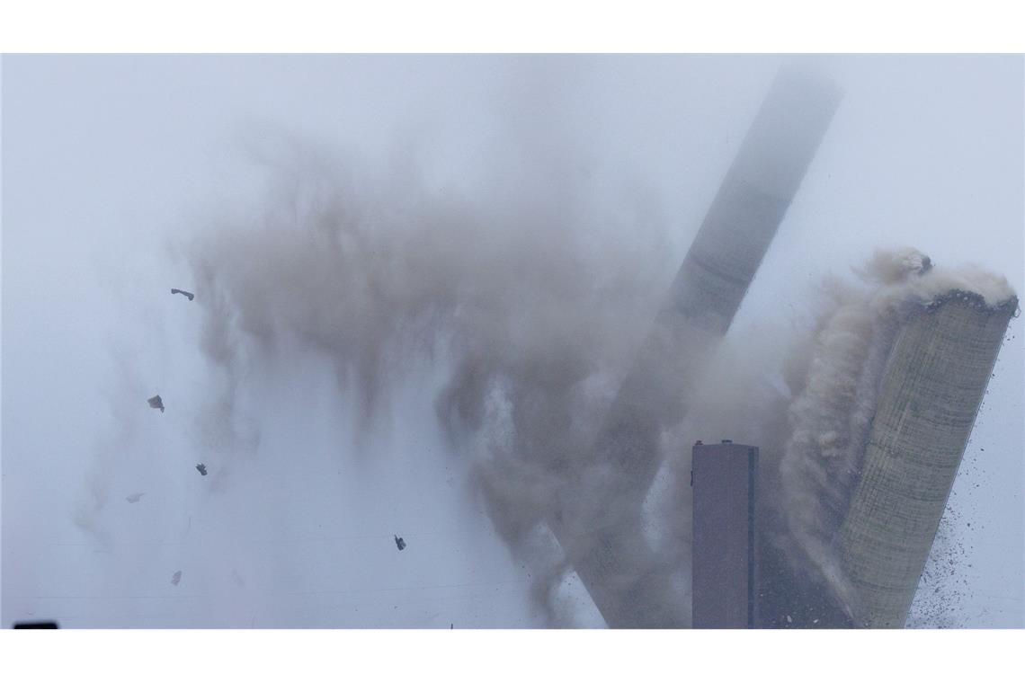 Schaulustige verfolgten das Spektakel.