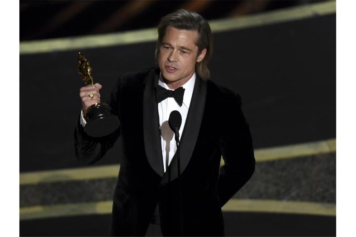 Schauspieler Brad Pitt bei seiner Dankesrede. Foto: Chris Pizzello/Invision/AP/dpa