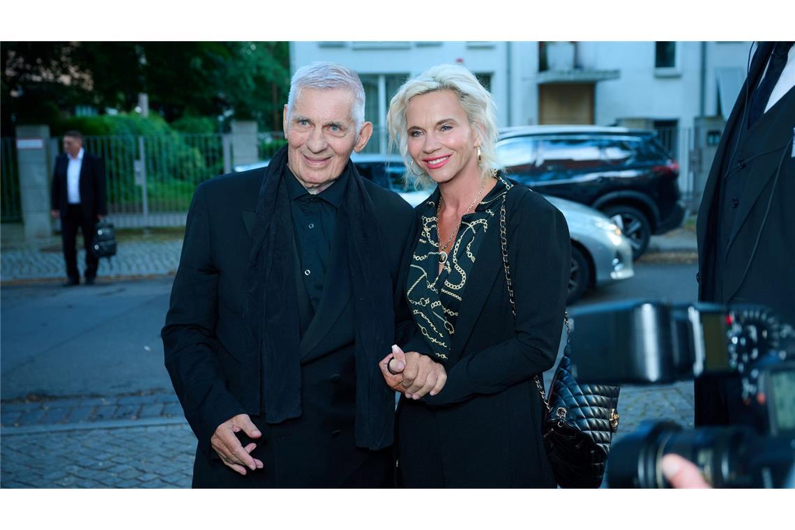 Heinz Hoenig zeigt sich nach Krankheit wieder öffentlich Schauspieler Heinz Hoenig kam mit seiner Frau Annika Kärsten-Hoenig zu einem Empfang nach Berlin.